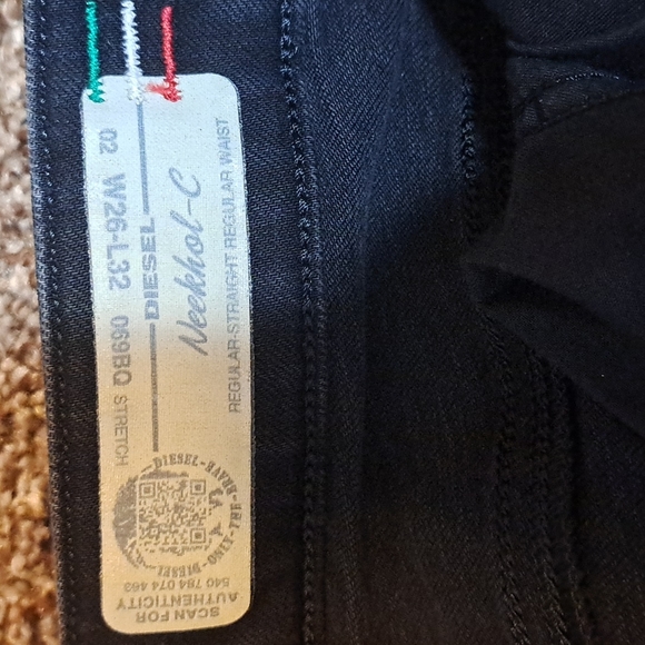 Diesel Ladies Black Distress Jeans W26-L32 Regular straight Regular waist - Picture 2 of 8